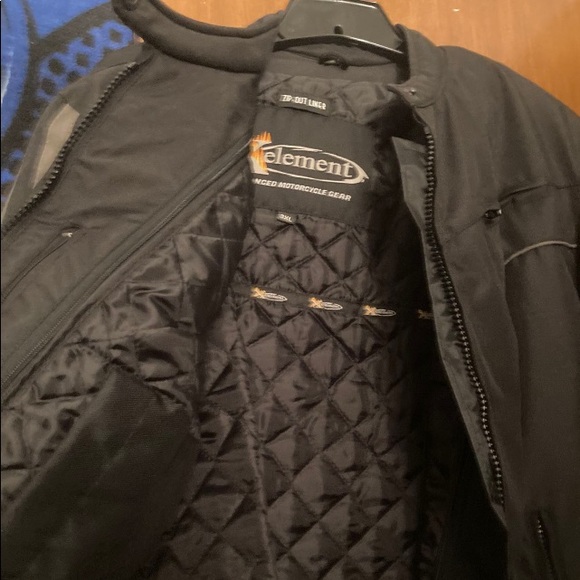 This motor cycle jacket have not been worn tags still on it - Picture 1 of 4